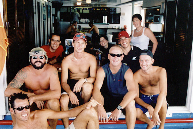reef dive boat group shot