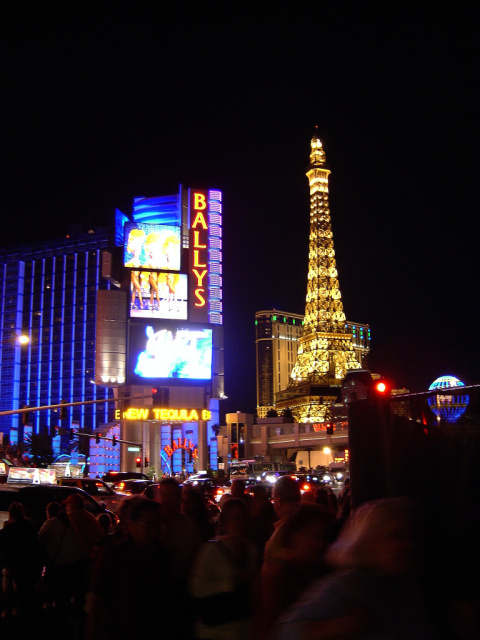vegas strip paris