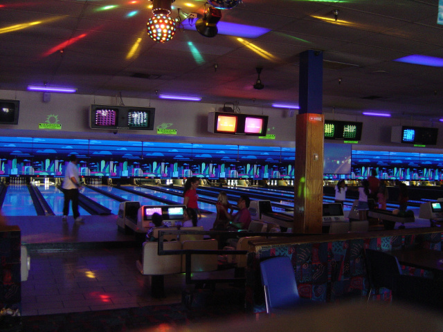 lumo bowling