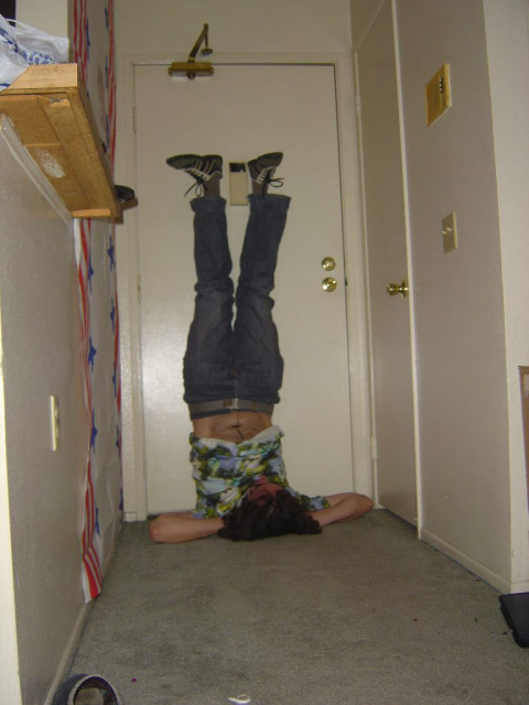 justin headstand 1