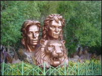 cheap ass siegfried and roy statue