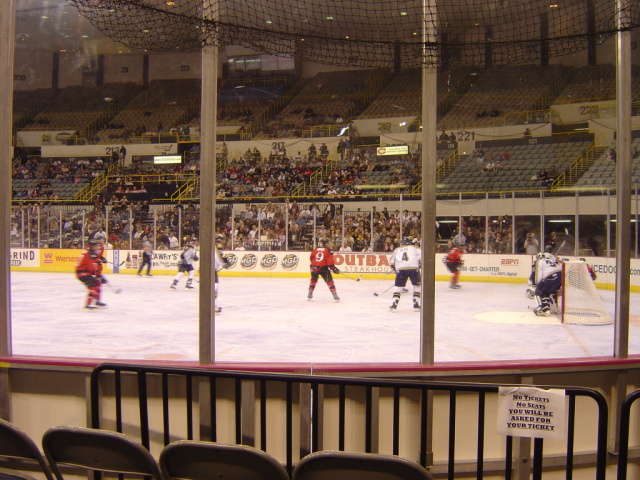 ice dogs game 04
