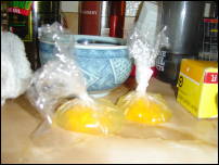 poaching eggs in clingfilm 1