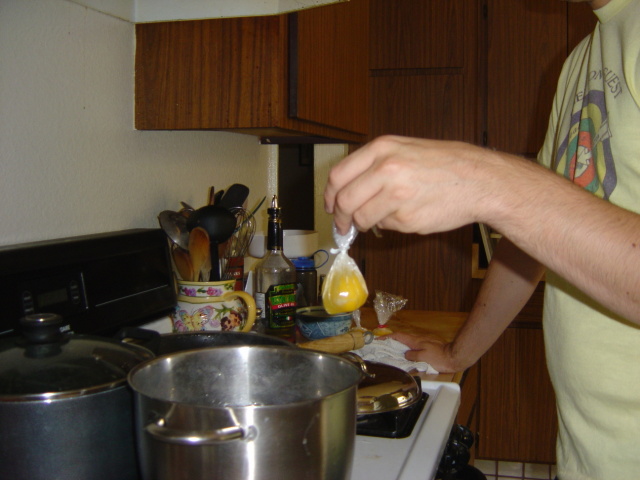 poaching eggs in clingfilm 2