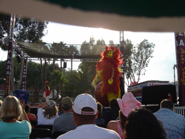 chinese acrobats 2