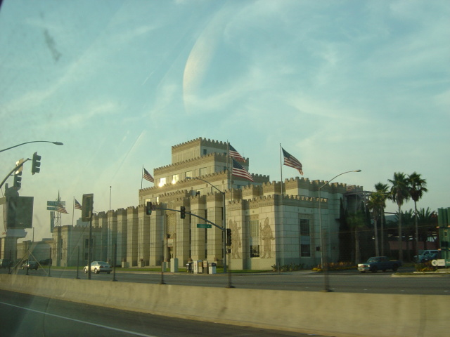 assyrian bizarreness on I 5 pic1