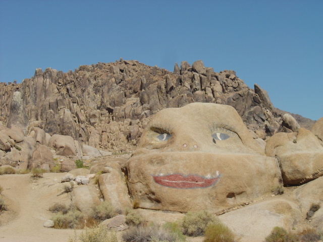 alabama hills crazy painted rock