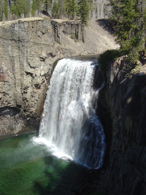 devils postpile waterfall