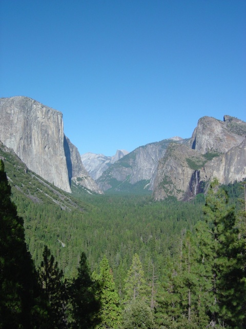entering yosemite valley 1