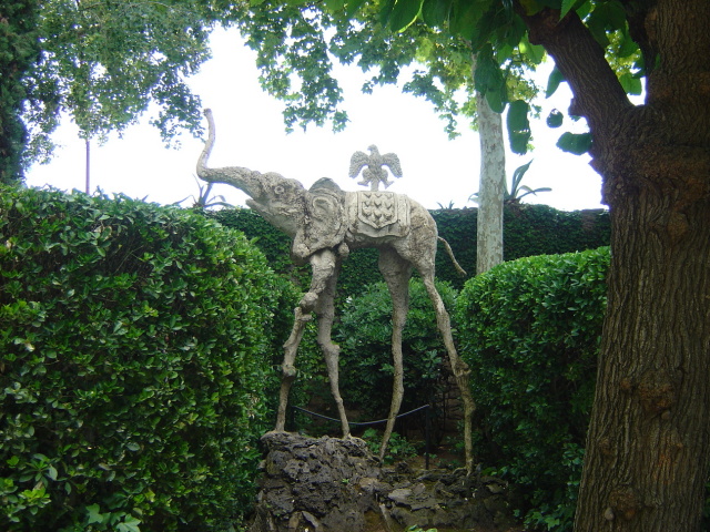 dali elephant sculpture