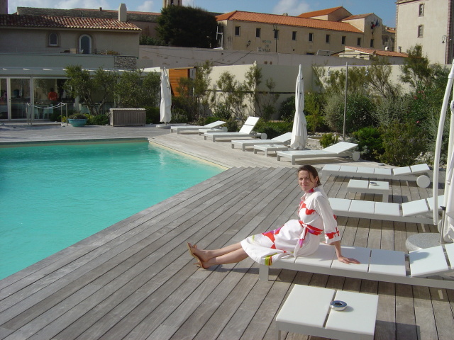genovese kate by the pool